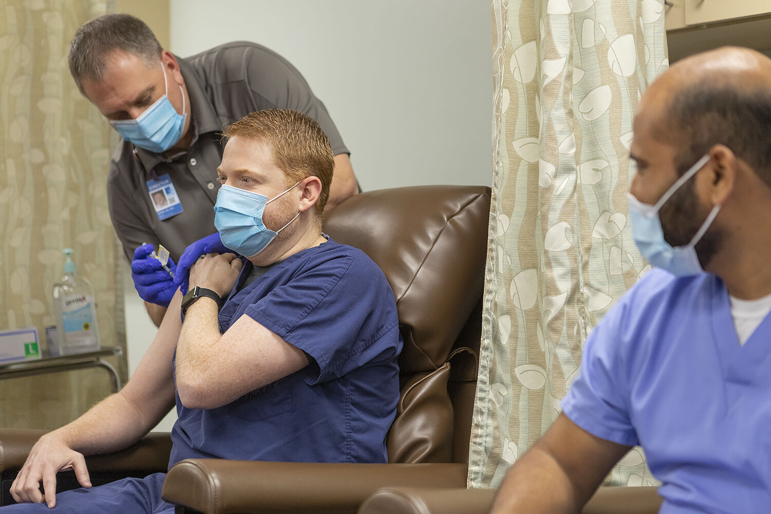 First Alabamian receives COVID vaccine